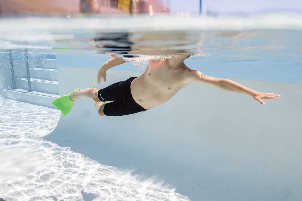BOOSTER SWIM FINS | SHORT BLADE FLOATING FINS