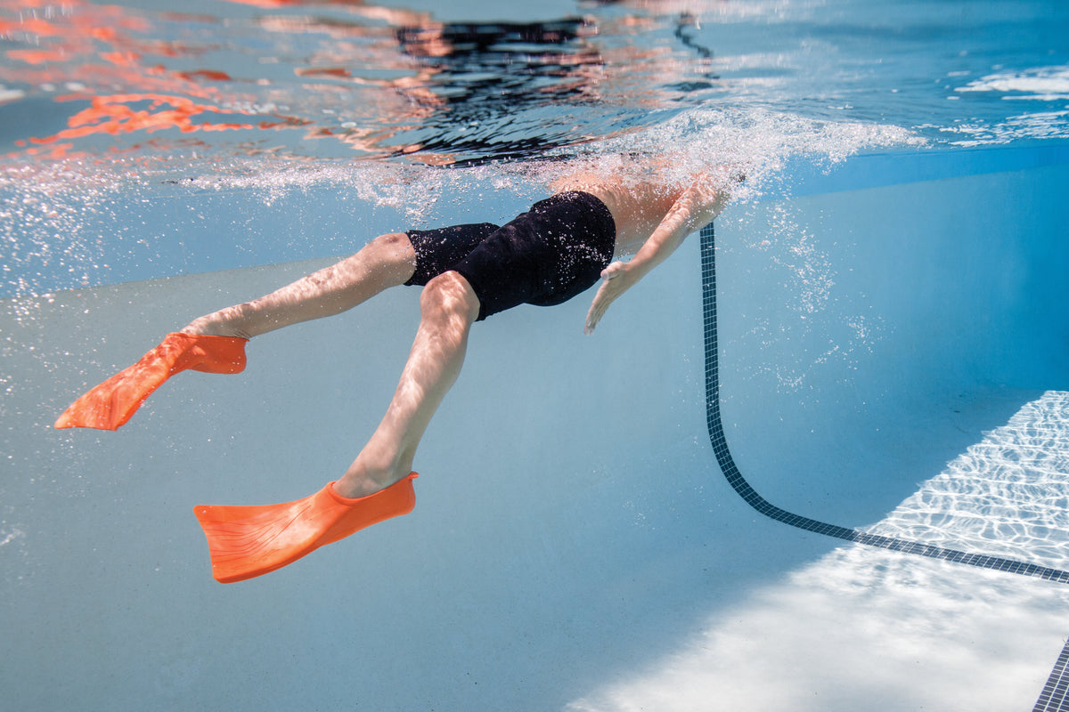 BOOSTER SWIM FINS | SHORT BLADE FLOATING FINS