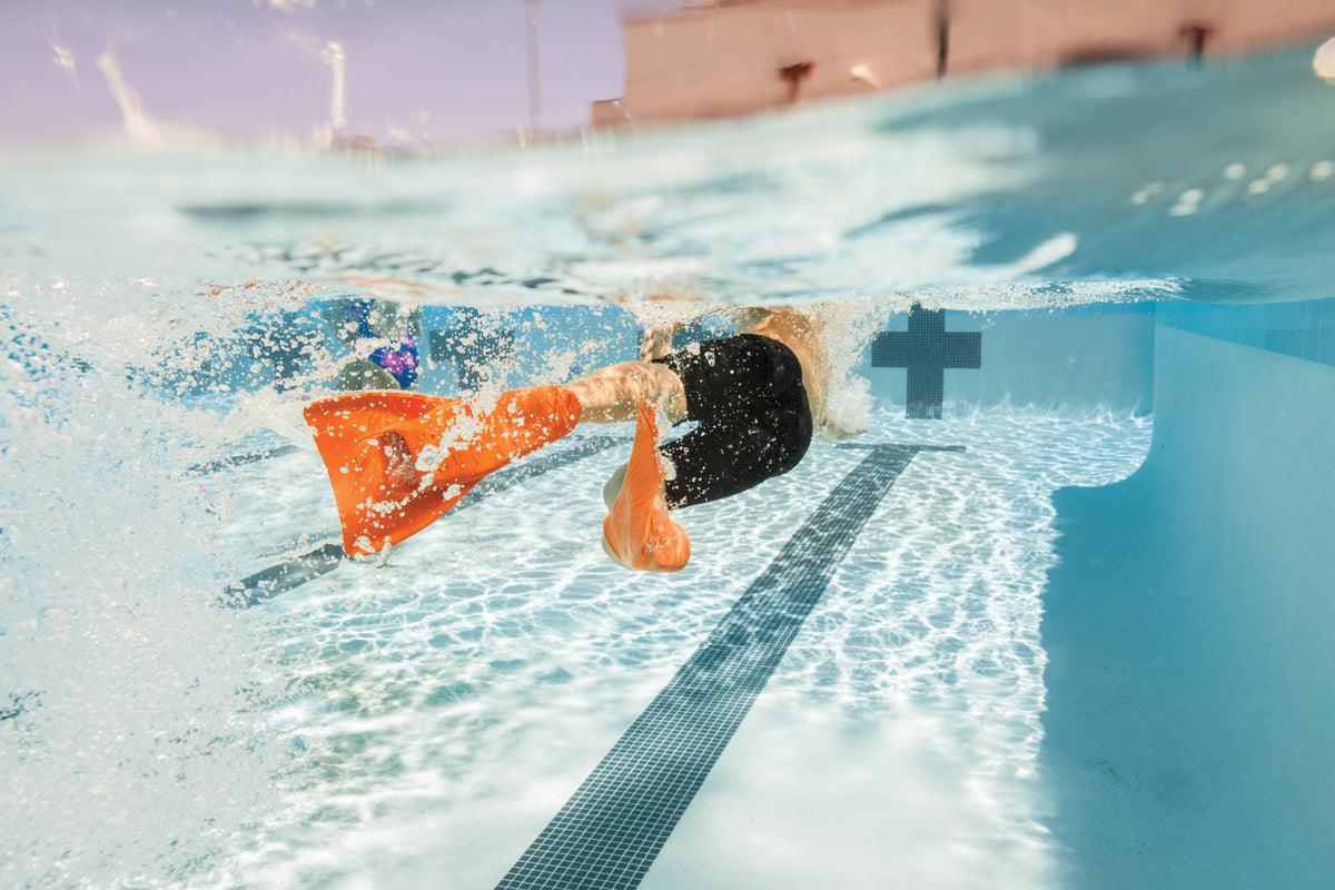 BOOSTER SWIM FINS | SHORT BLADE FLOATING FINS