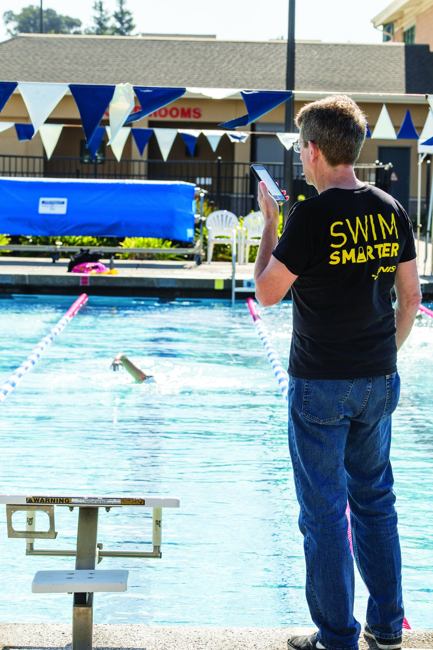 SWIM COACH COMMUNICATOR | COACH-TO-SWIMMER VOICE FEEDBACK WITH THE USE OF A SMARTPHONE